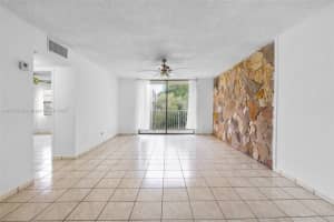 8405 NW 8th St APT 310, Miami, FL 33126, Sold 08/15/25