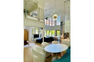 900 4th St APT 3, Miami Beach, FL 33139, Sold 10/14/25