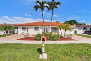 8925 Sw 11th St Miami, FL 33174 - MLS#A11685693