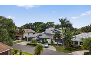 853 W Coco Plum Cir, Plantation, FL 33324, Sold 03/28/25