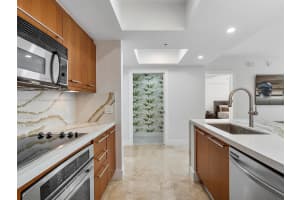 110 Washington Ave, Miami Beach, FL 33139, Sold 01/15/25