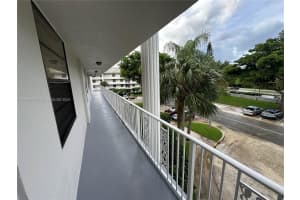3650 Whitehall Dr APT 304, West Palm Beach, FL 33401, Sold 01/06/25