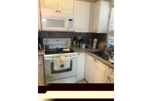 770 NE 128th St APT 102, North Miami, FL 33161, Sold 06/03/25