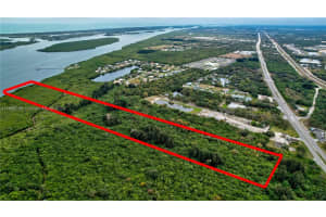 7570 39th Avenue Vero Beach, FL 32967 Sold 04/11/25