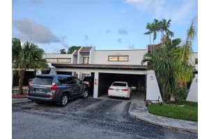 6524 Kendale Lakes Dr, Miami, FL 33183, Sold 08/11/25