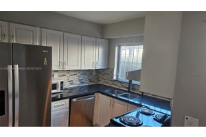 6524 Kendale Lakes Dr, Miami, FL 33183, Sold 08/11/25