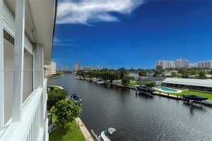 455 Paradise Isle Blvd APT 402, Hallandale Beach, FL 33009, - MLS#A11686519