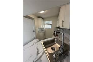 17255 SW 95th Ave APT 122, Palmetto Bay, FL 33157, Sold 01/03/25