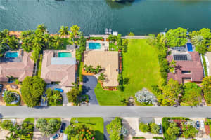 636 Hibiscus Dr, Hallandale Beach, FL 33009, Sold 01/14/25