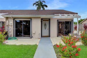 5045 E Lakes Dr, Pompano Beach, FL 33064, Sold 05/02/25