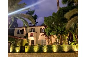 5711 N Bay Rd, Miami Beach