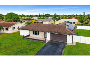 8104 NW 93rd Terrace, Tamarac, FL 33321, - MLS#A11686767