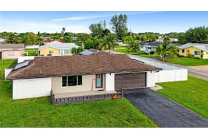 8104 NW 93rd Terrace, Tamarac, FL 33321, - MLS#A11686767