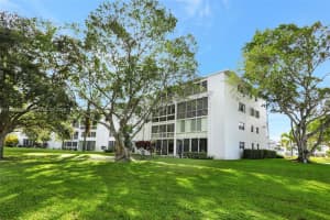 4075 Oakridge F, Deerfield Beach, FL 33442, Sold 03/14/25