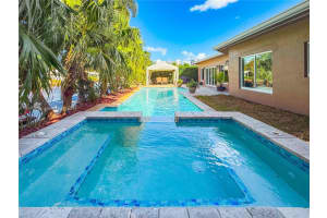 239 SE 3rd Ave, Pompano Beach, FL 33060, Sold 05/15/25