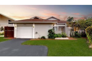 15013 SW 52nd Ln, Miami, FL 33185, Sold 12/10/24