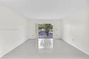 13700 SW 62nd St APT 216, Miami, FL 33183, Sold 05/14/25