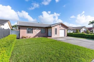 13851 Sw 14th St, Miami