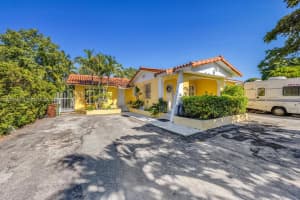 471 SE 6th St, Hialeah, FL 33010, Sold 05/29/25