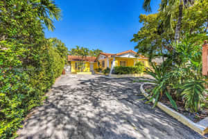 471 SE 6th St, Hialeah, FL 33010, Sold 05/29/25