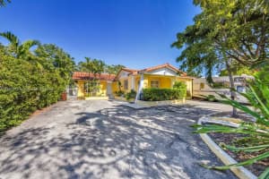 471 SE 6th St, Hialeah, FL 33010, Sold 05/29/25