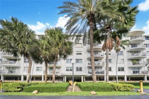 210 Sea View Dr 409, Key Biscayne