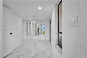2700 N University Dr, Hollywood, FL 33024, Sold 12/27/24