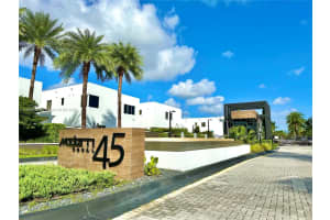 9734 NW 75th St, Doral, FL 33178, Sold 01/10/25