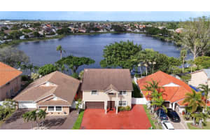 7807 NW 187th Terrace, Hialeah, FL 33015, Sold 04/30/25