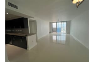 2780 Ne 183rd St 2107, Aventura