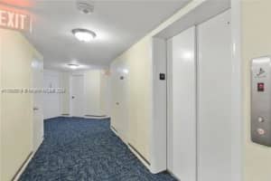 825 Brickell Bay Dr, Miami, FL 33131, Sold 01/28/25