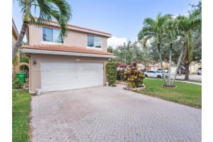 9201 NW 54th St, Sunrise, FL 33351, Sold 01/14/25