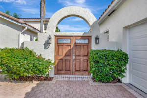 2110 Country Golf Dr, Wellington, FL 33414, Sold 01/16/25
