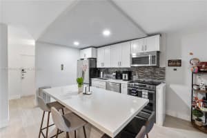 7100 NW 17th St, Plantation, FL 33313, Sold 01/13/25