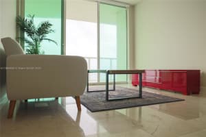 218 SE 14th St, Miami, FL 33131, Sold 04/16/25