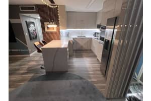 111 Golden Isles Dr G5, Hallandale Beach