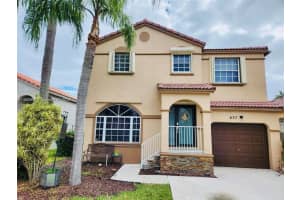637 Nw 157th Ln, Pembroke Pines