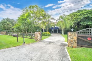 15360 SW 256th St, Homestead, FL 33032, Sold 01/16/25