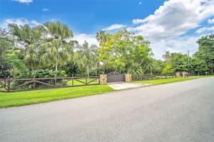 15360 SW 256th St, Homestead, FL 33032, Sold 01/16/25