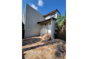10080 NW 9th St Cir, Miami, FL 33172, Sold 12/04/24