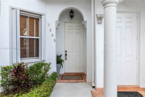 5580 NW 107th Ave, Doral, FL 33178, Sold 12/16/24