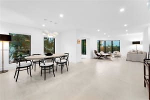910 W 43rd Ct, Miami Beach, FL 33140, Sold 04/17/25