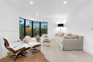 910 W 43rd Ct, Miami Beach, FL 33140, Sold 04/17/25
