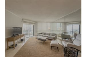 520 Brickell Key Dr, Miami, FL 33131, Sold 12/31/24