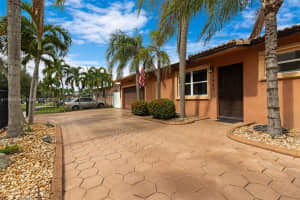 7945 NW 170th St, Hialeah, FL 33015, Sold 12/20/24
