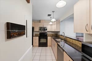 375 Canal Point N, Delray Beach, FL 33444, Sold 01/21/25
