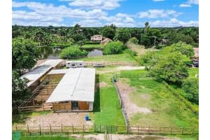 11090 Sw 28th Ct Davie, FL 33328 - MLS#A11689900