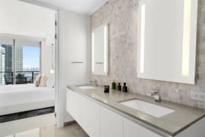 68 SE 6th St, Miami, FL 33131, Sold 04/15/25