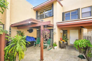 201 W Park Dr Apt 104-2, Miami, FL 33172, Sold 12/20/24