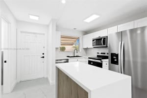 450 SE 7th St, Dania Beach, FL 33004, Sold 02/18/25